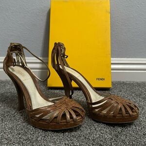 Fendi Sandalo Capra Pergamena Vacchetta - US - 7 / UK - 37